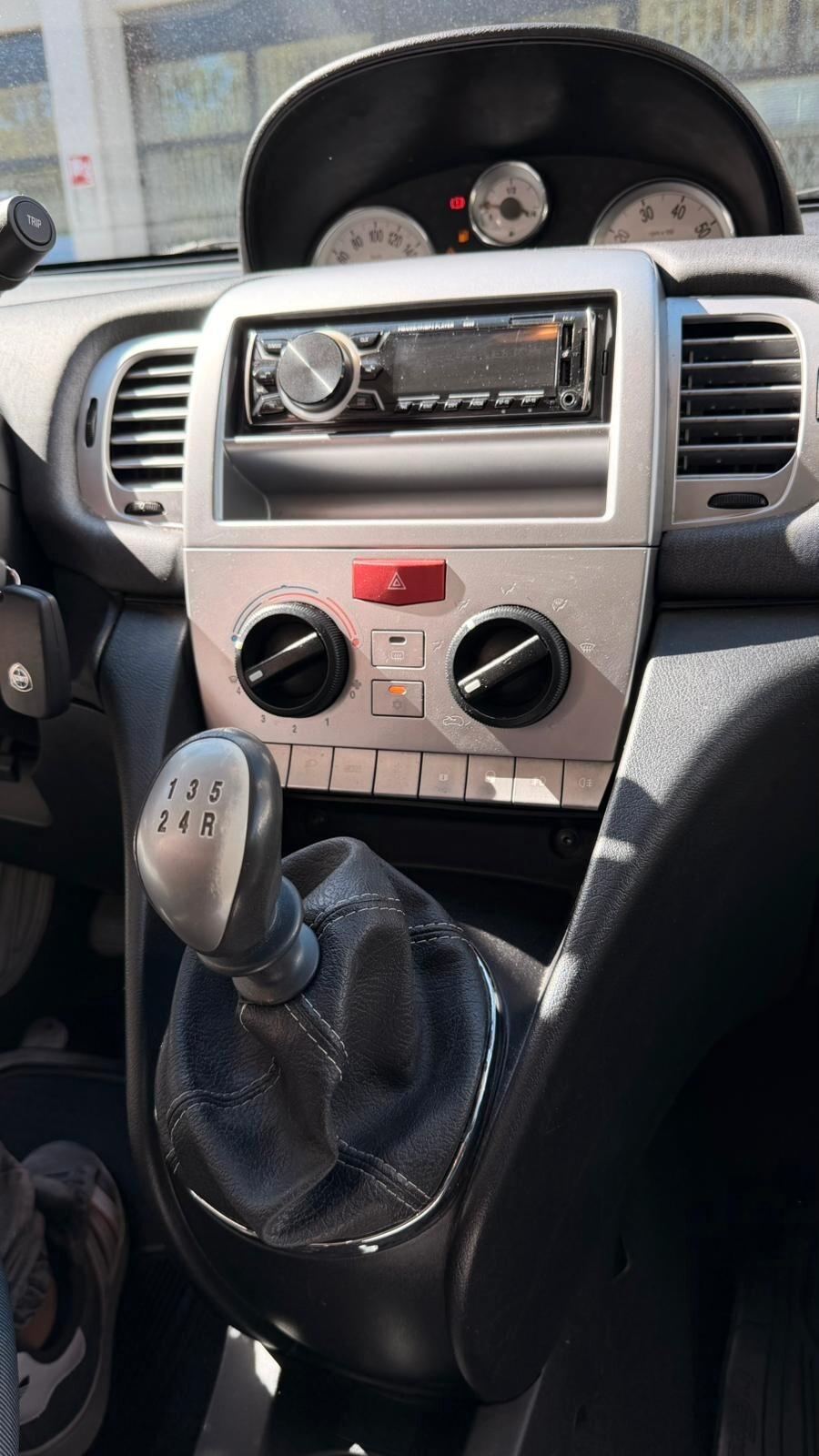 Lancia Ypsilon 1.4 Platino