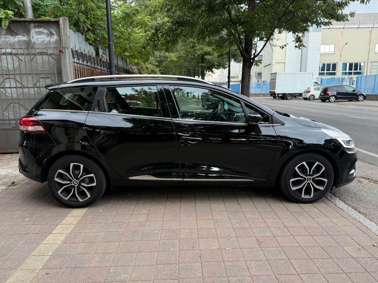 Renault Clio Sporter dCi 8V 90 CV EDC Moschino Zen