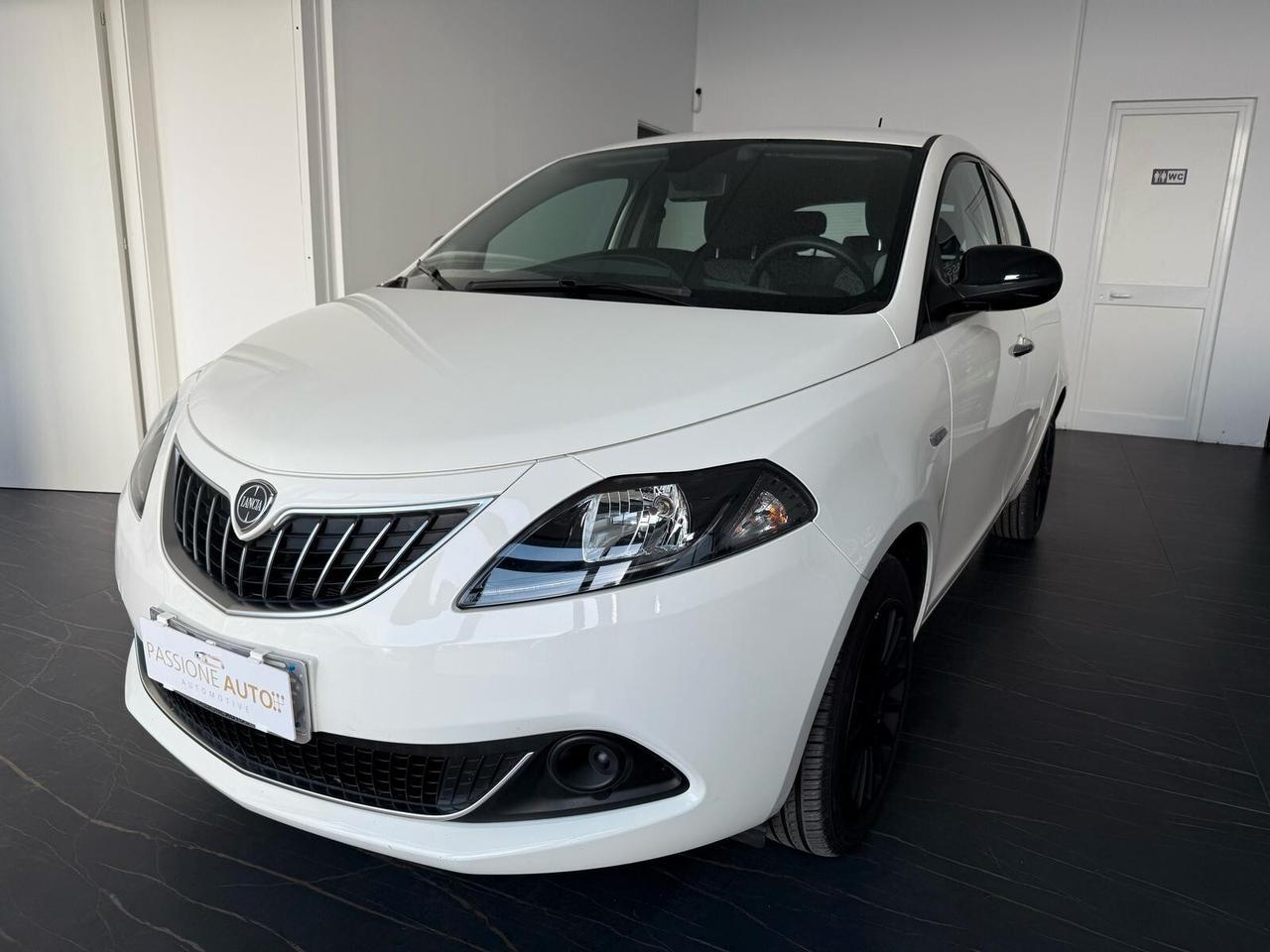 Lancia Ypsilon 1.0 FireFly 5 porte S&S Hybrid Alberta Ferretti