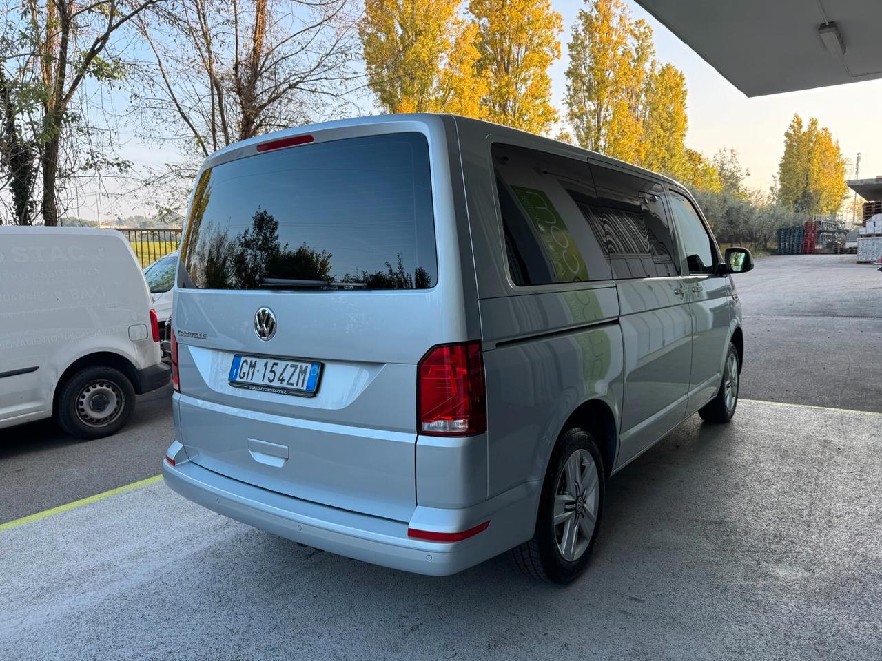 Volkswagen T6.1 Caravelle 2.0TDI DSG CRUIS AUTOCAR