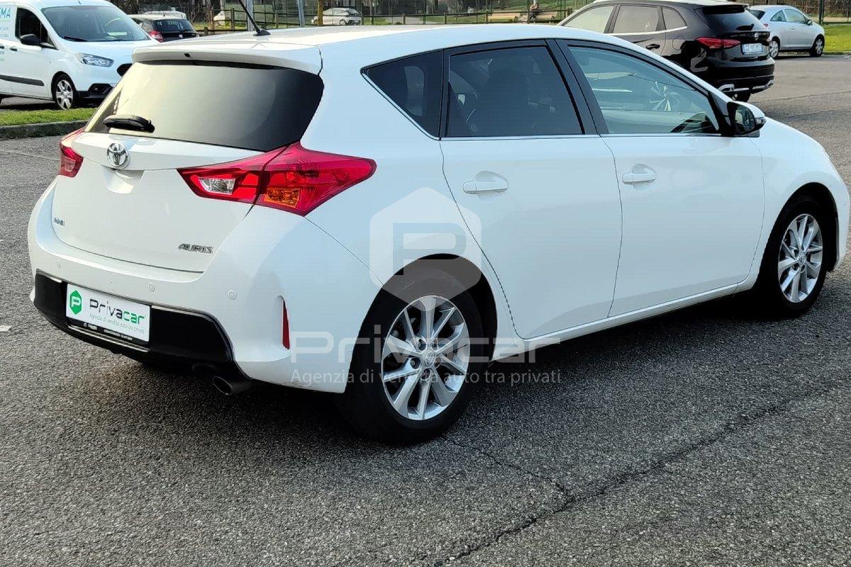 TOYOTA Auris 1.6 Active