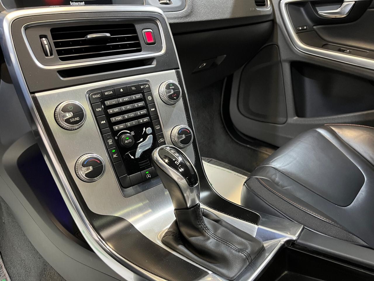 Volvo V60 D4 Geartronic Ocean Race