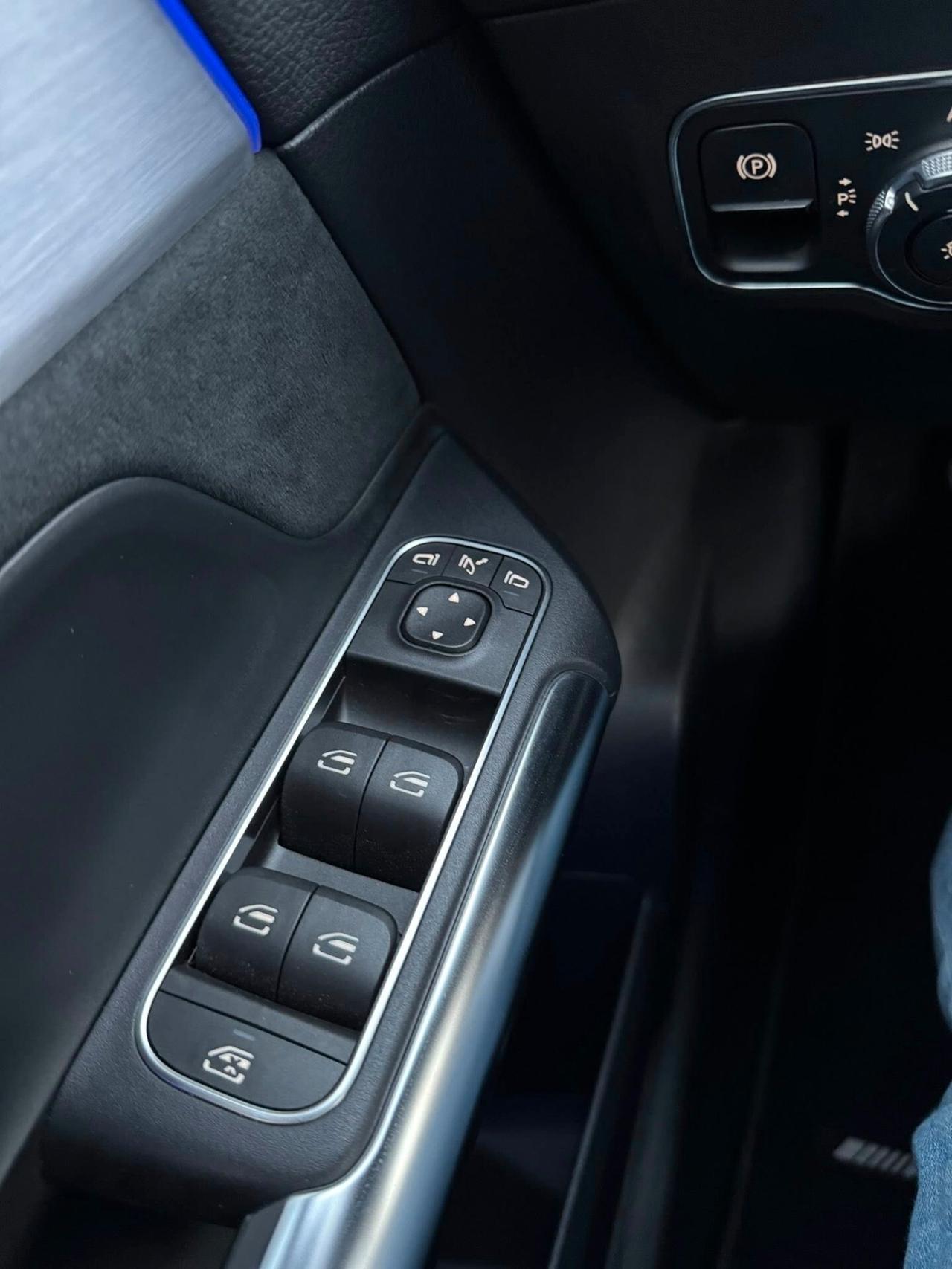 MERCEDES GLA200d PREMIUM AMG