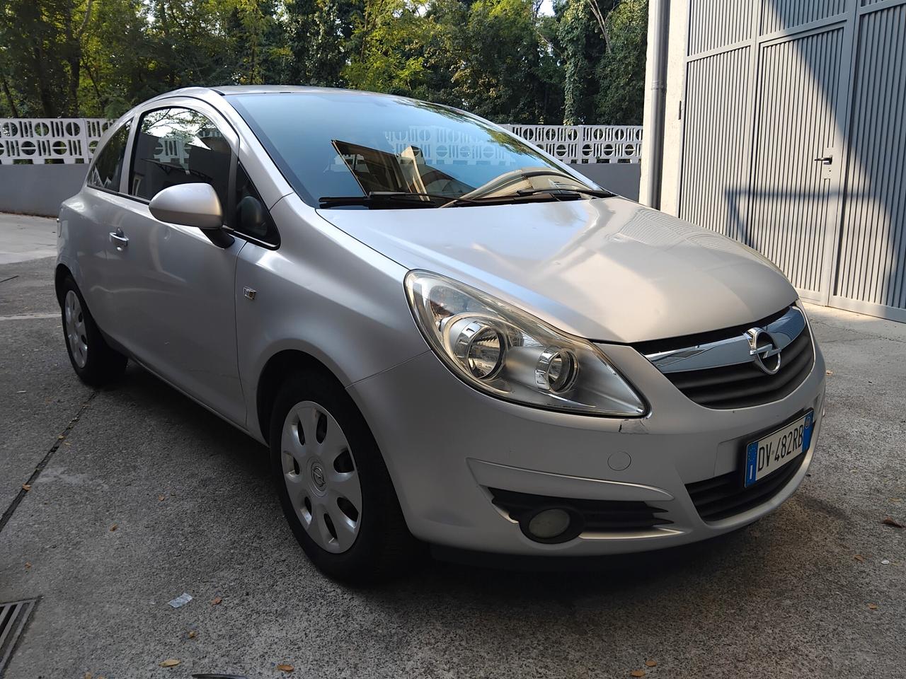 Opel Corsa 1.2 benzina