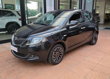 Lancia Ypsilon 1.0 FireFly 5 porte S&S Hybrid Platino