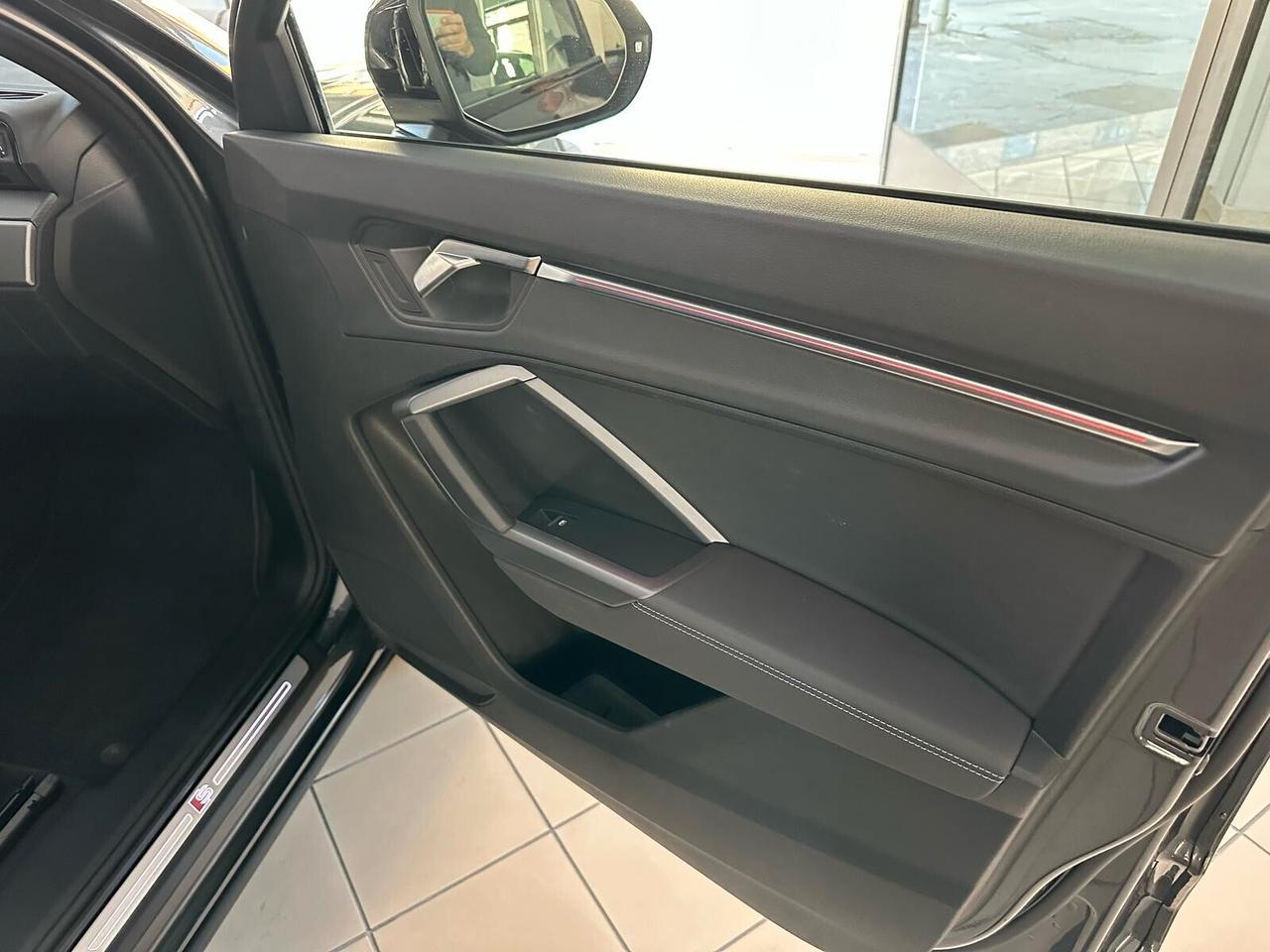 Audi Q3 Sportback Blackline edition 35 TDI S-tronic