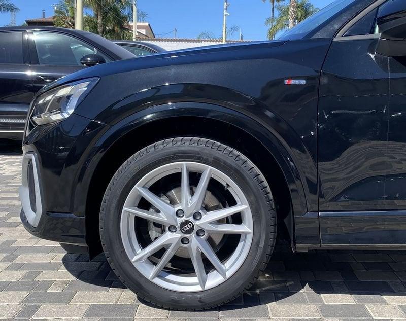 Audi Q2 S Line interno ed esterno 1.5 TFSI 150CV 35