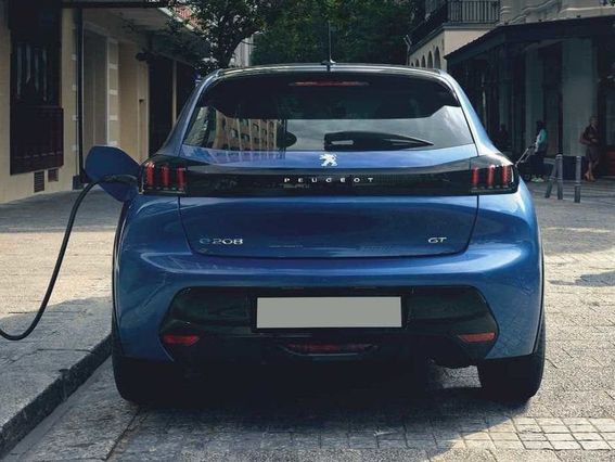 Peugeot 208 motore elettrico 136 CV 5 porte Active