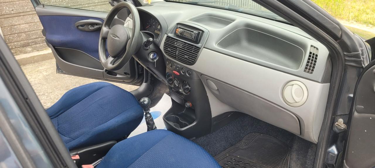 Fiat Punto 1.2i 16V cat 5 porte HLX