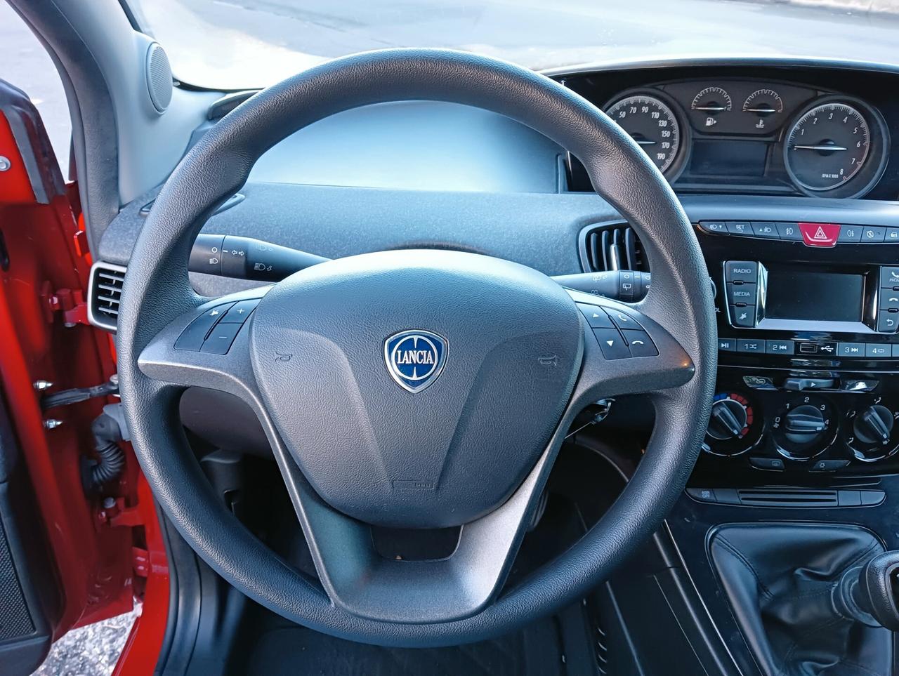 Lancia Ypsilon 1.2 69 CV Unico Prop.