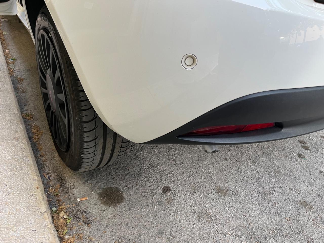 Lancia Ypsilon 1.2 69 CV 5 porte S&S Gold