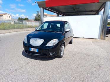 Lancia Ypsilon 1.3 MJT 75 CV Argento