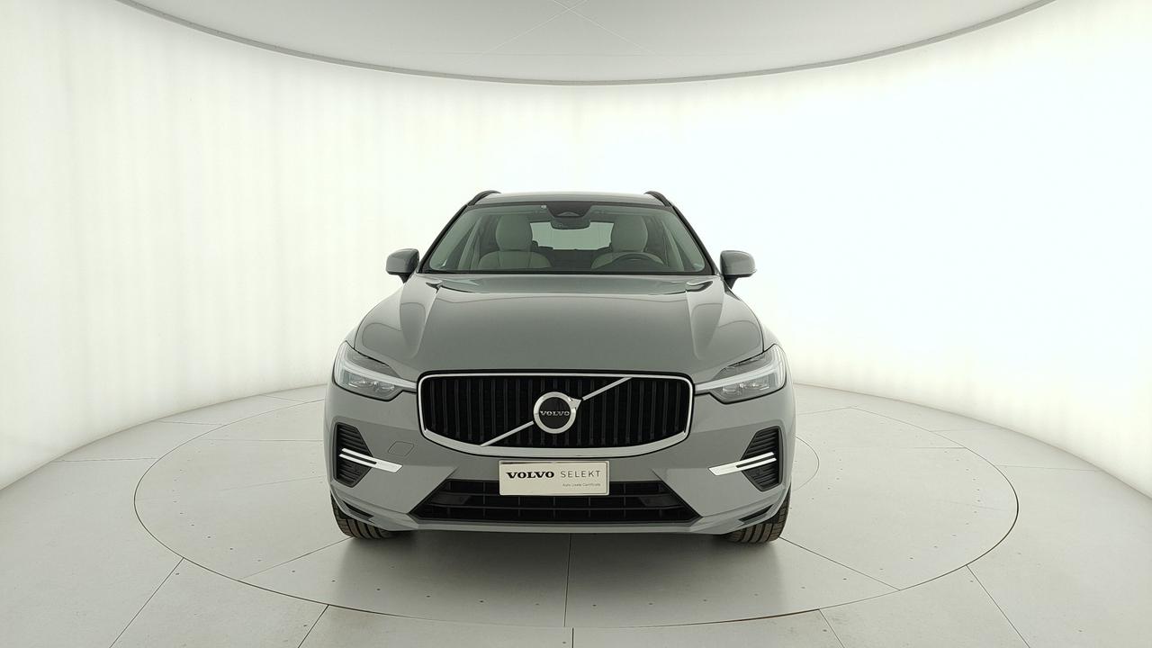 VOLVO XC60 2.0 b4 Momentum auto