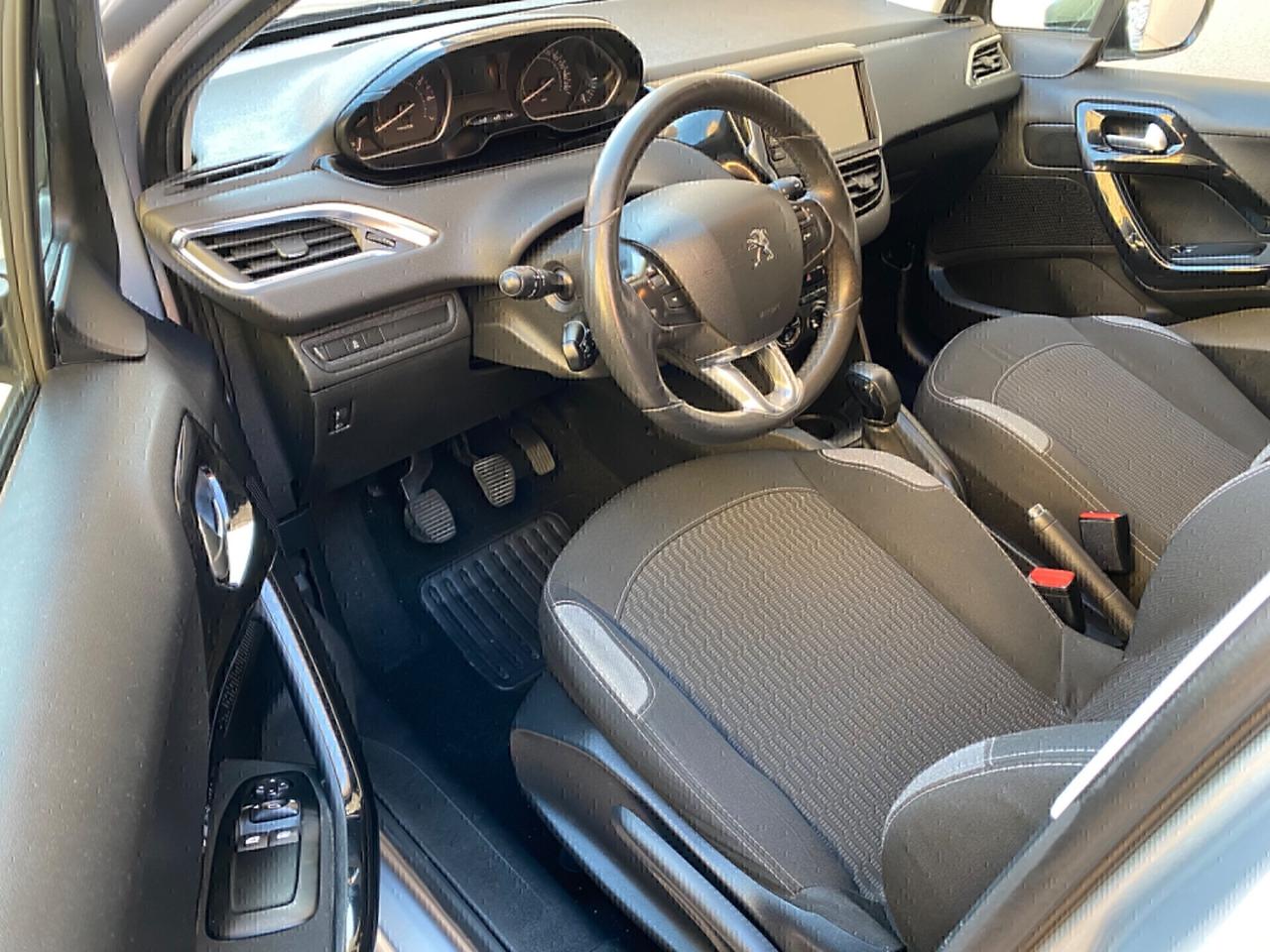 Peugeot 208 1.2 Benzina