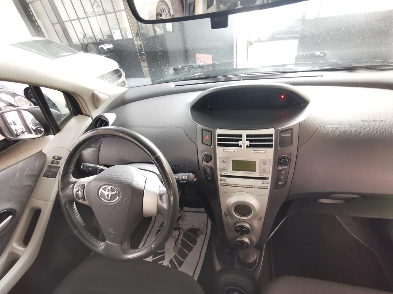 Toyota Yaris 1.0 Sol NEOPATENTATI GARANZIA 12 MESI