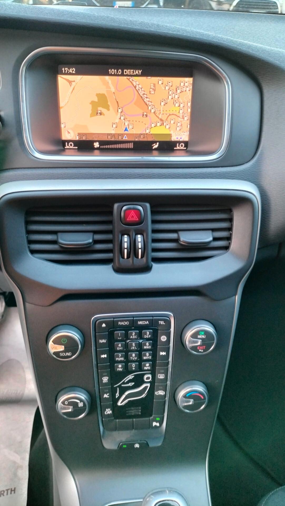 Volvo V40 D2 Momentum **130000KM** PREZZO REALE