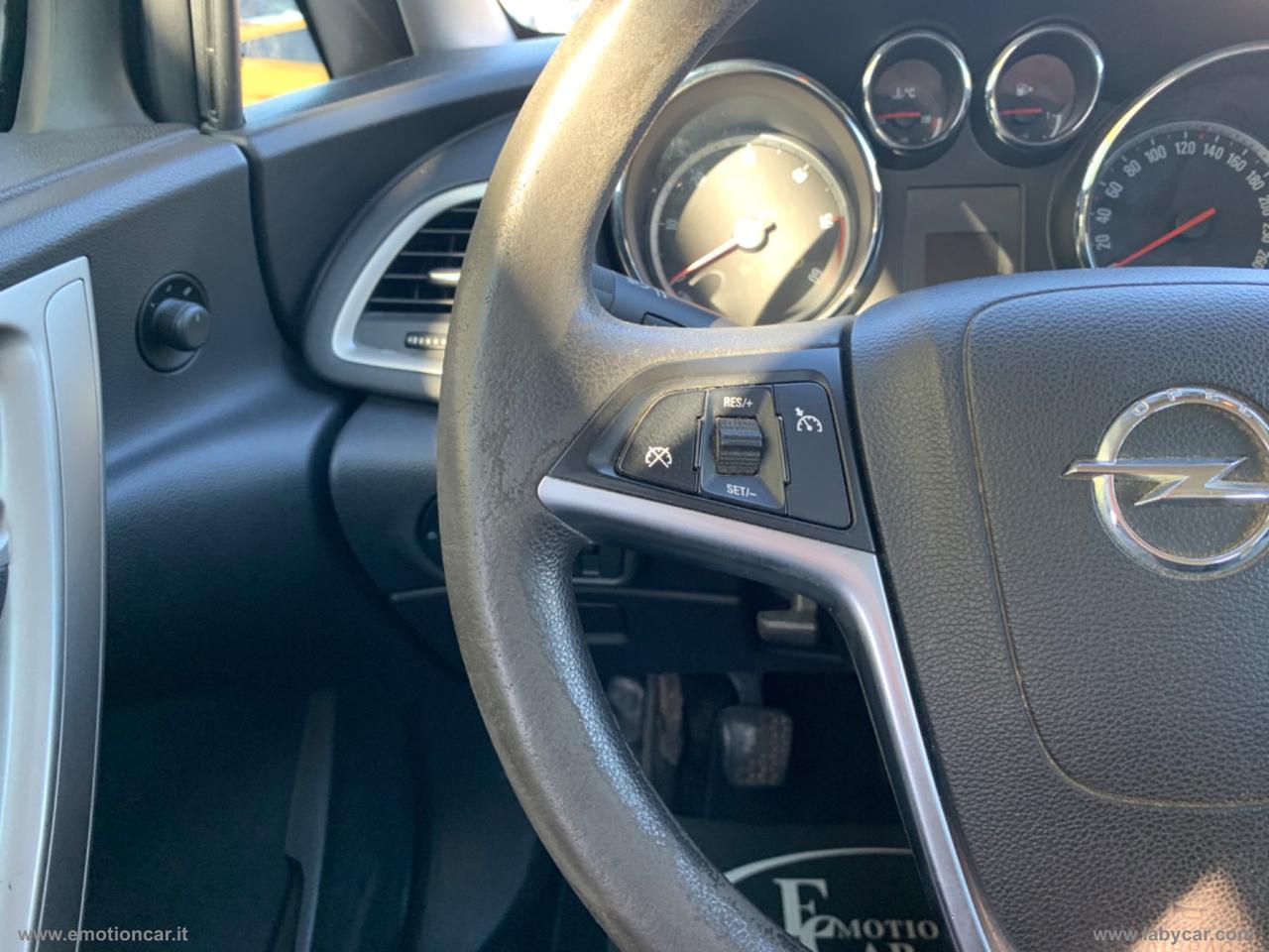 OPEL Astra 1.7 CDTI 110 CV ST Cosmo - 2012