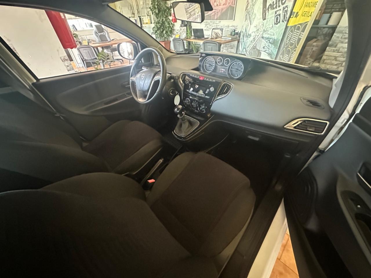 Lancia Ypsilon 1.2benz. Gpl