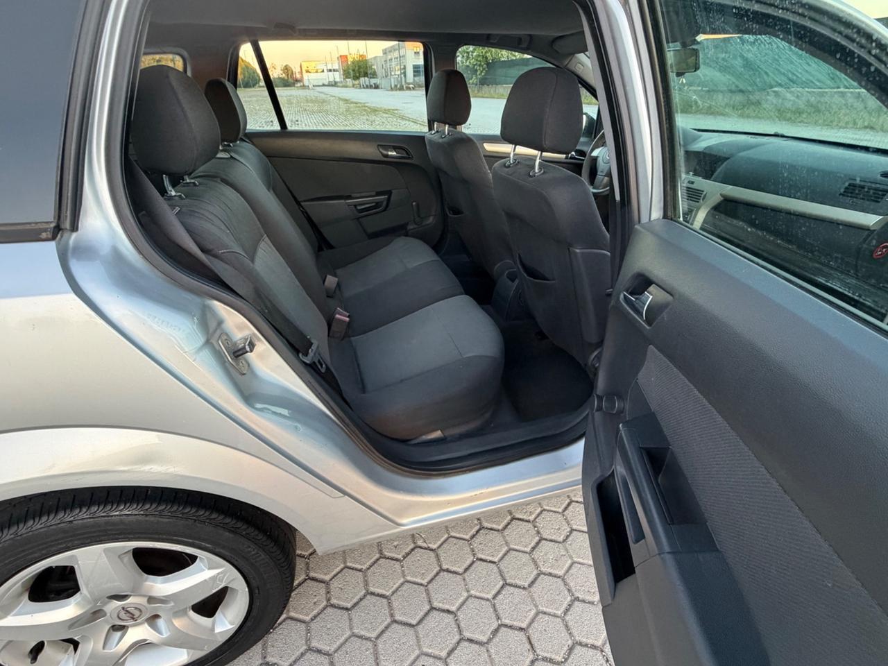 Opel Astra 1.3 CDTI Station Wagon Club