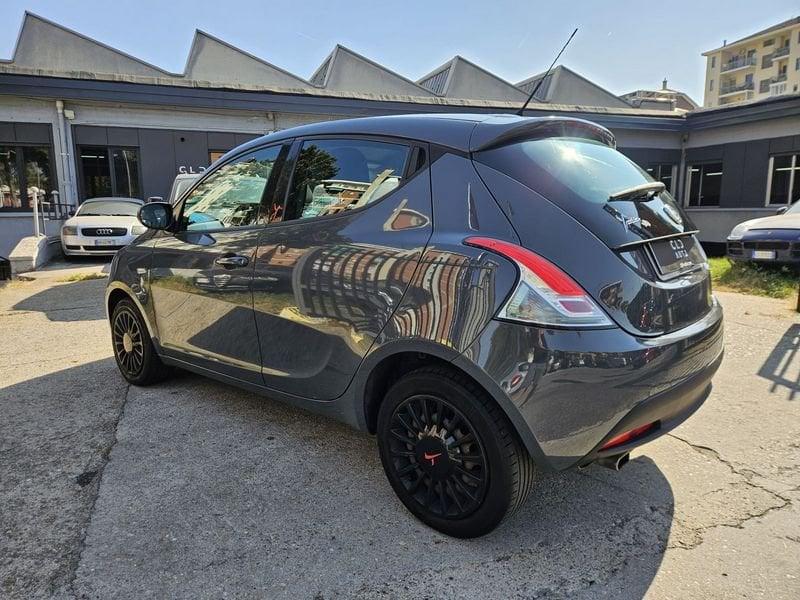 Lancia Ypsilon Ypsilon 1.2 8v Elefantino ecochic Gpl 69cv my14