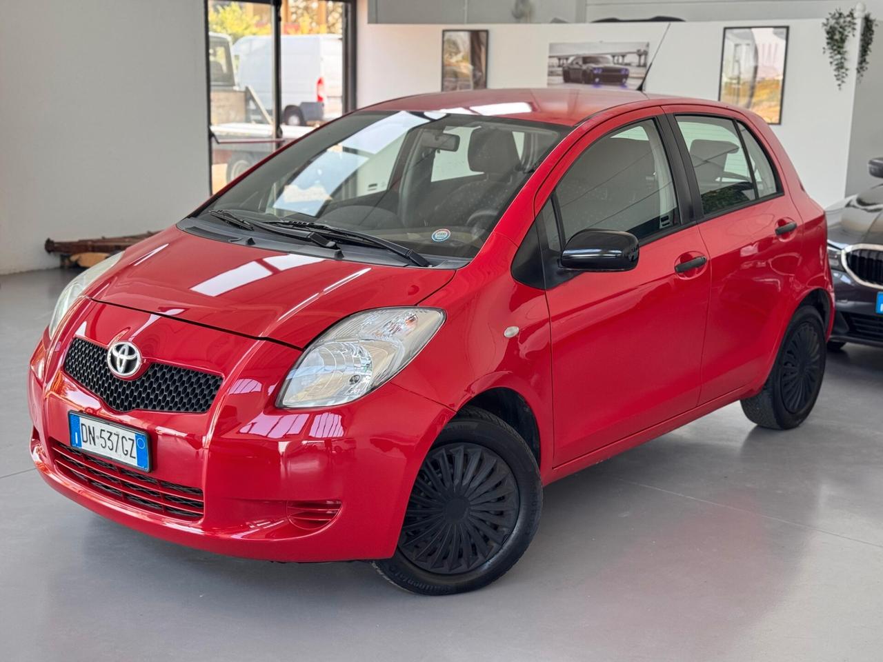 Toyota Yaris 1.0 5 porte