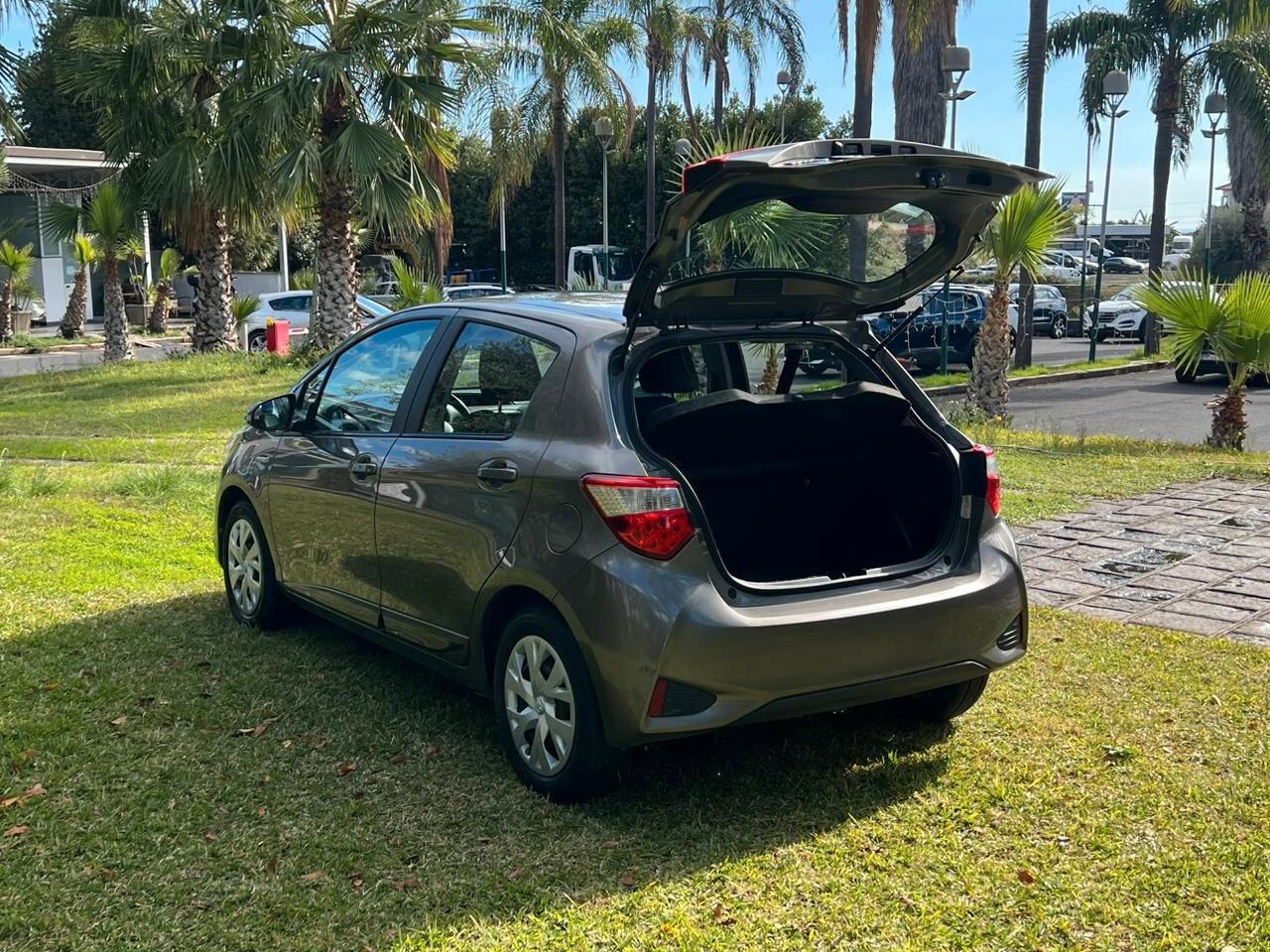 Toyota Yaris 1.5 Hybrid 5 porte Business