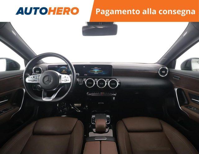 MERCEDES-BENZ A 200 d Automatic Premium