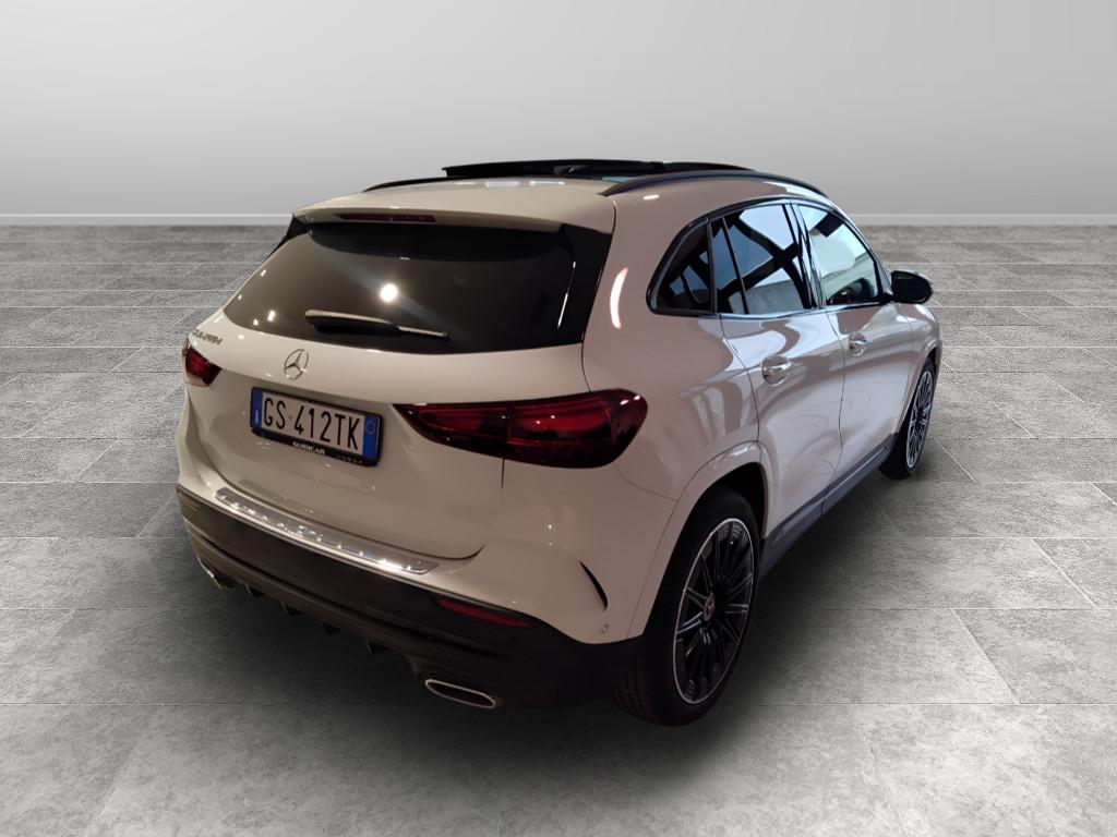 Mercedes-Benz GLA-H247 2023 - GLA 200 d AMG Line Premium auto