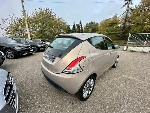 Lancia Ypsilon 1.2 69 CV 5 porte S&S Gold