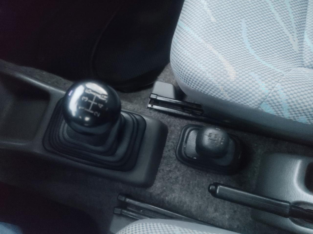 Suzuki Jimny 1.3i 16V cat 4WD JLX