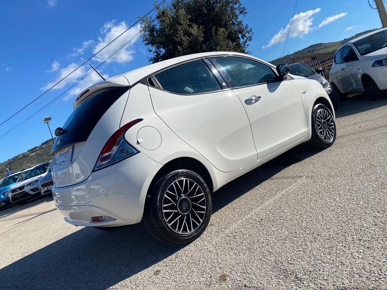 Lancia Ypsilon 1.2 69 CV 5 porte GPL Ecochic Gold