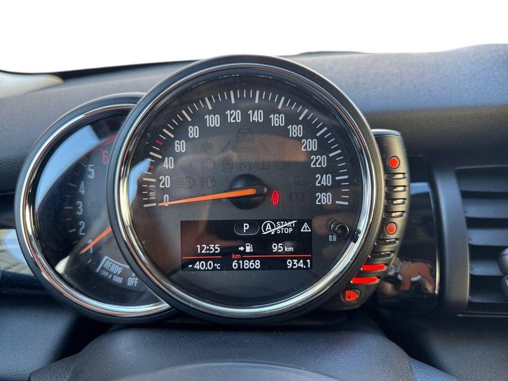 Mini Cooper D 1.5 D Cooper D Business Auto