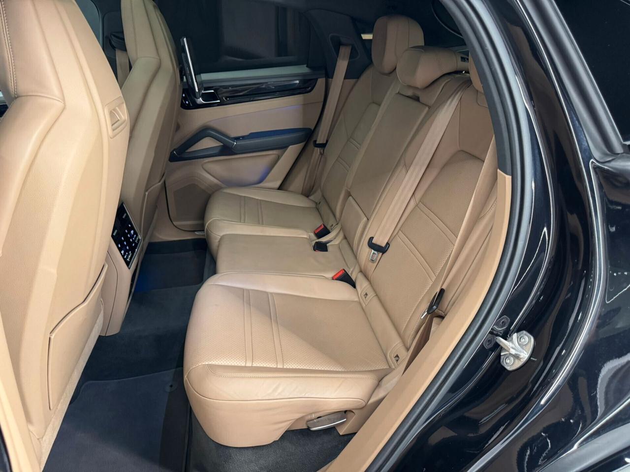 Porsche Cayenne Coupé 3.0 340 CV E-Hybrid TETTO PANORAMICO