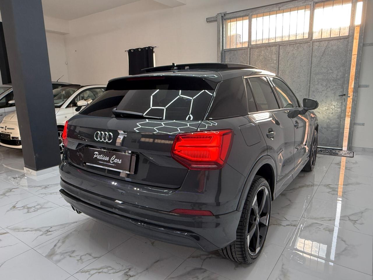 Audi Q2 35 TDI 2.0 Identity Black TETTO APRIBILE