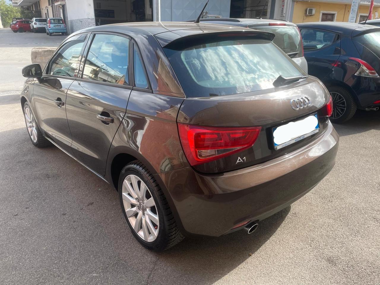 Audi A1 1.6 TDI S tronic line edition plus