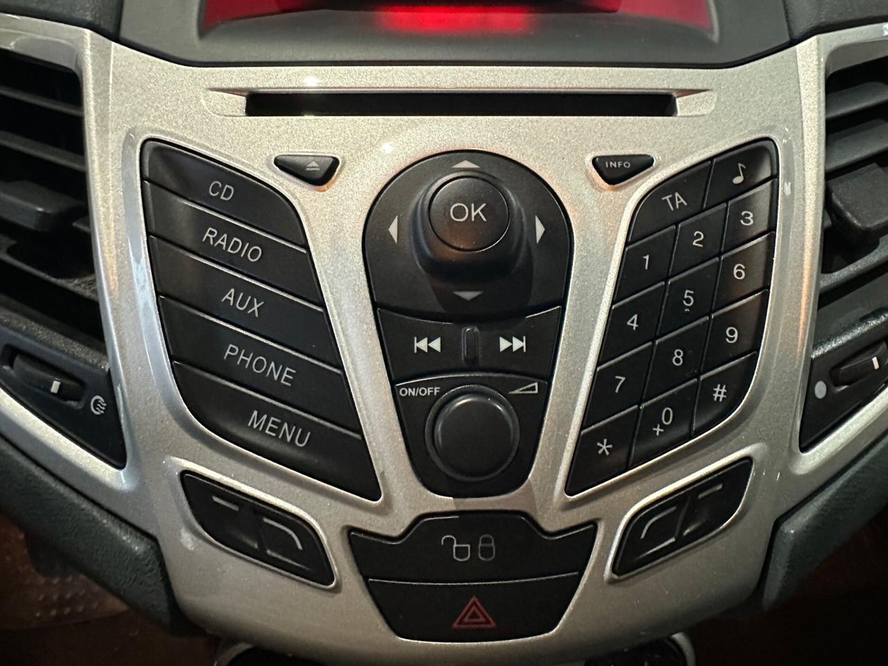 Ford Fiesta 1.4 5 porte Bz.- GPL Titanium