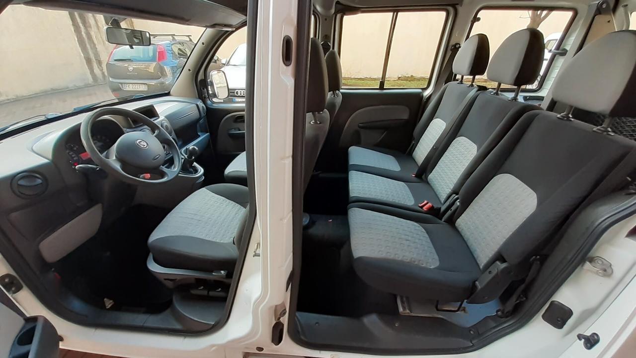 Fiat Doblo trasporto disabili pedana sollevatore