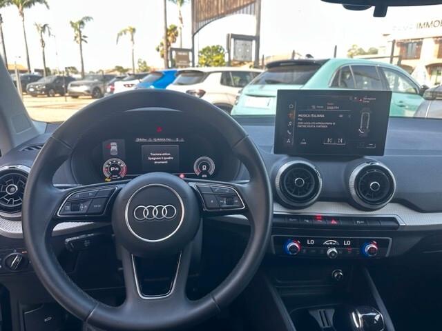 Audi Q2 35 TFSI Identity Black