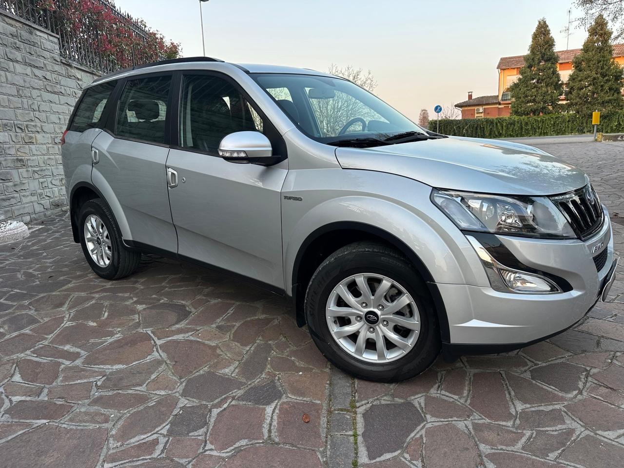 Mahindra XUV500 7 POSTI 2.2 16V AWD W10