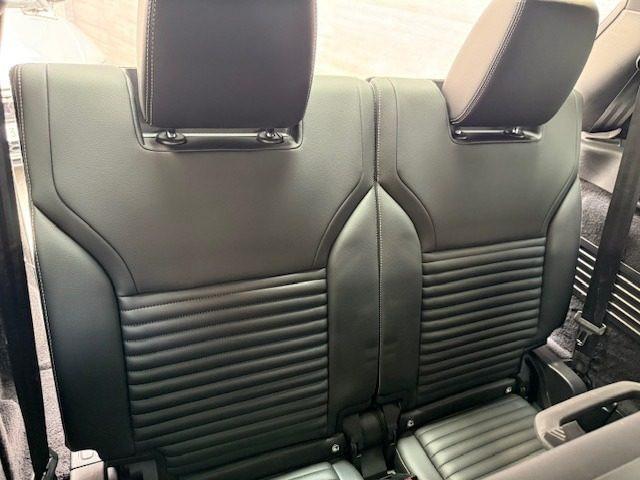 LAND ROVER Discovery 3.0D I6 249 CV AWD Auto R-Dynamic SE 7 POSTI