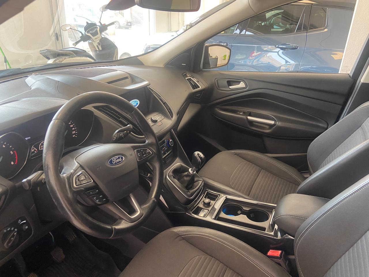 Ford Kuga 1.5 TDCI 120 CV S&S 2WD Titanium