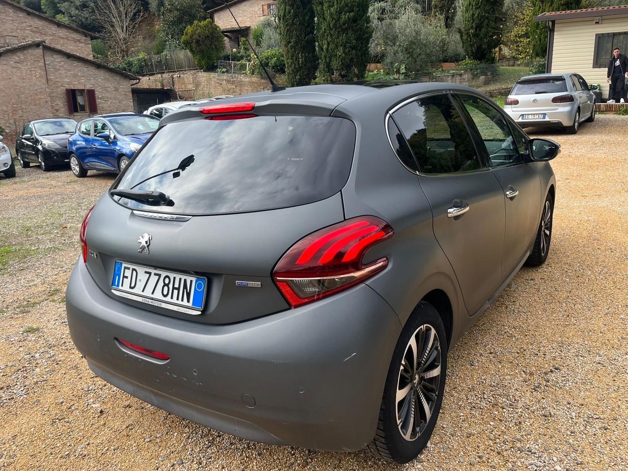 Peugeot 208 PureTech 82 5 porte Allure