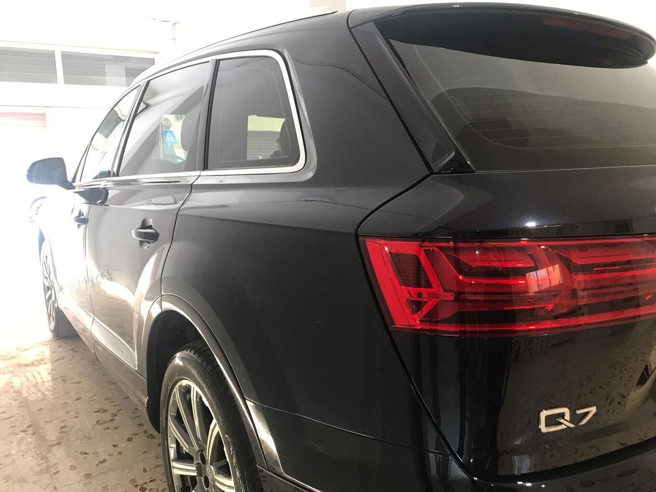 Audi Q7 3.0 TDI S-LINE quattro tiptronic 12/2017
