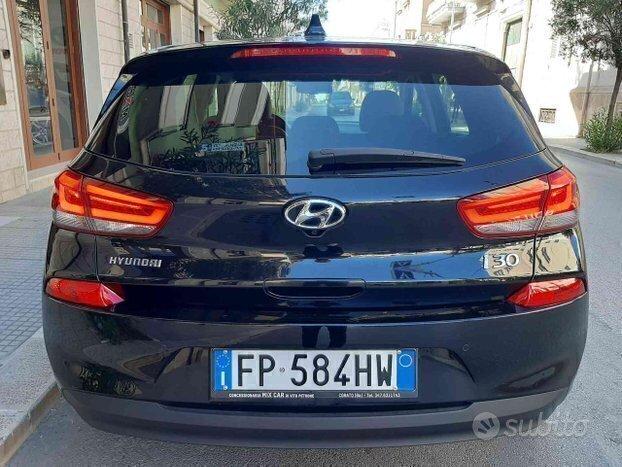 Hyundai i30 1.6 CRDI 136CV BERLINA NAVI PERFETTA