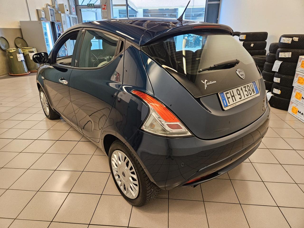 Lancia Ypsilon 1.2 69 CV 5 porte Silver