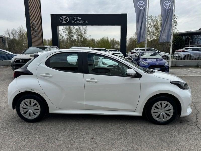 Toyota Yaris Hybrid Active MY22