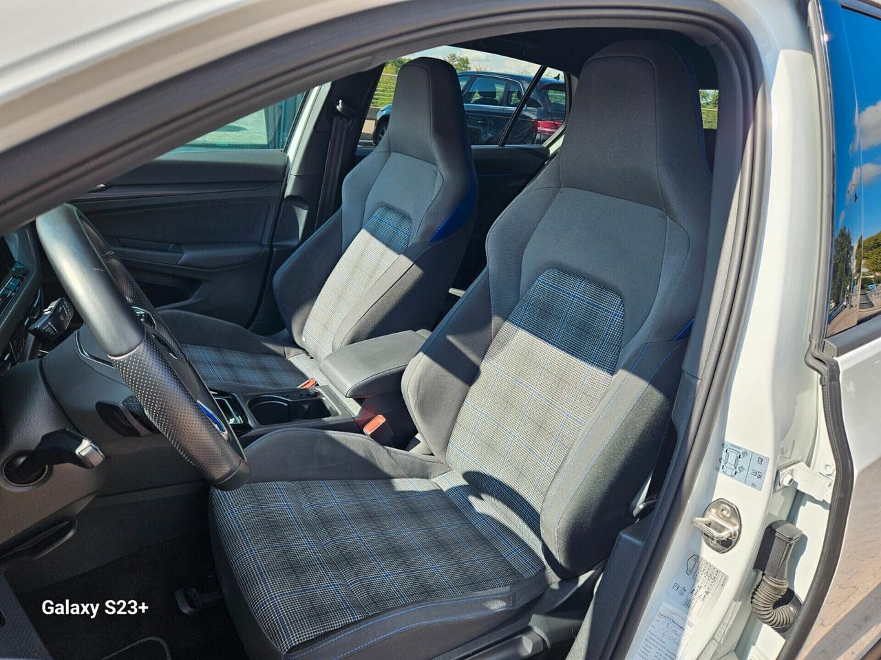 Volkswagen Golf GTE HYBRID elettrica/benzina