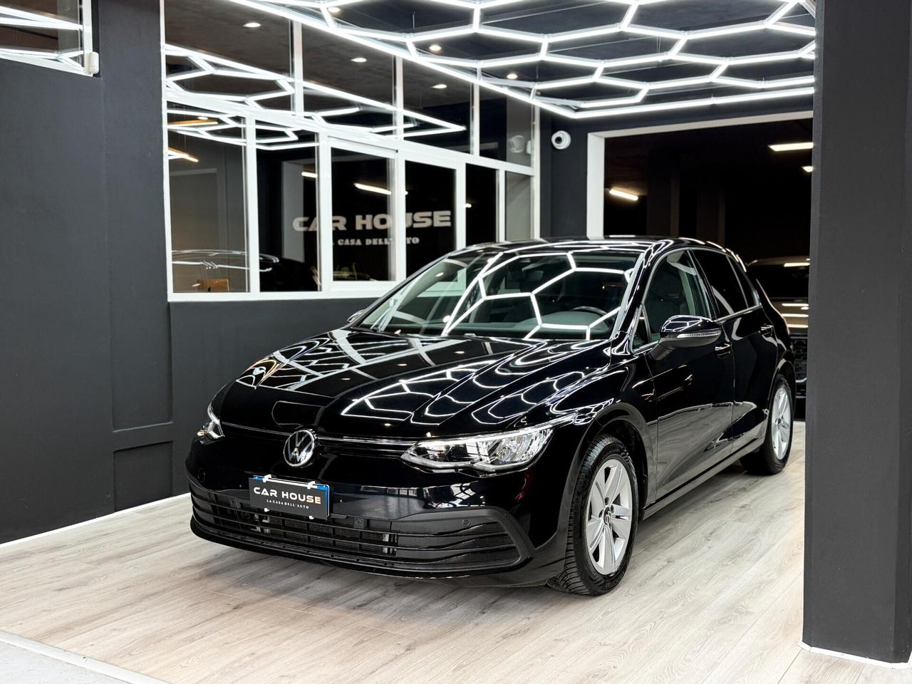 Volkswagen Golf 8 2.0 TDI 150CV DSG