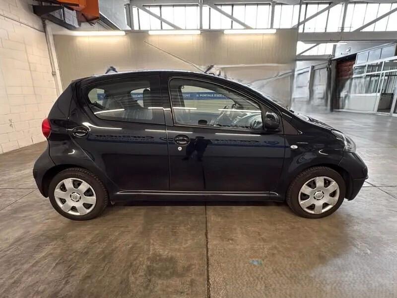 Toyota Aygo 1.0 12V VVT-i 5 porte Sol