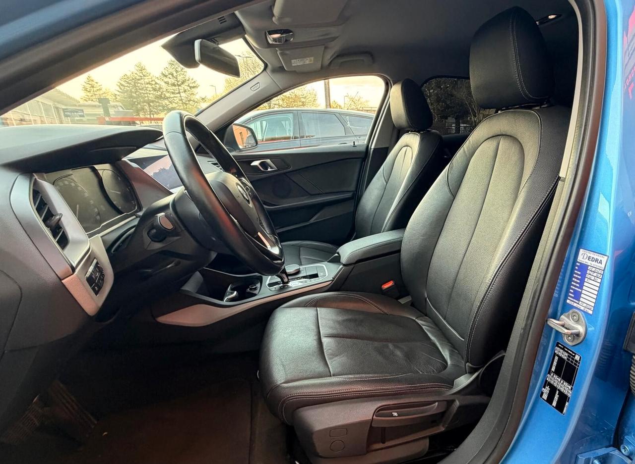 Bmw 116d 5p. Sport Automatica Neopatentati Virtual Cockpit